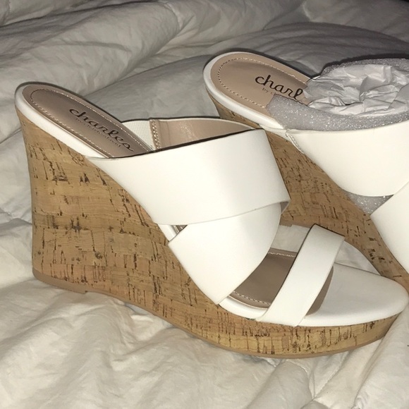 New in Box Charles David Wedges - Picture 4 of 6